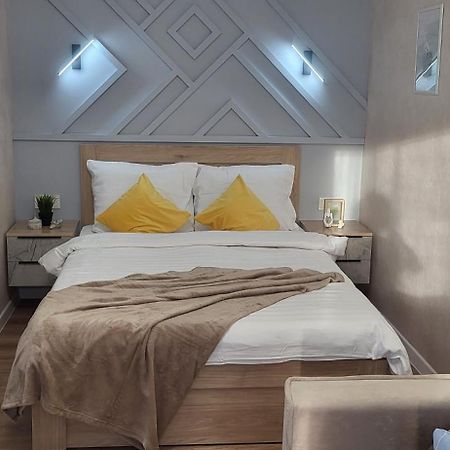 Lux Home Astana Оскемен Екстер'єр фото